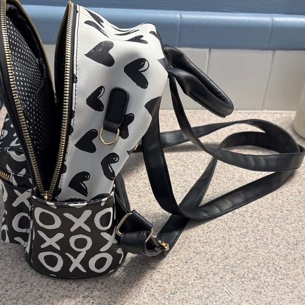 Chic XO Heart Pattern Backpack - Picture 6 of 9